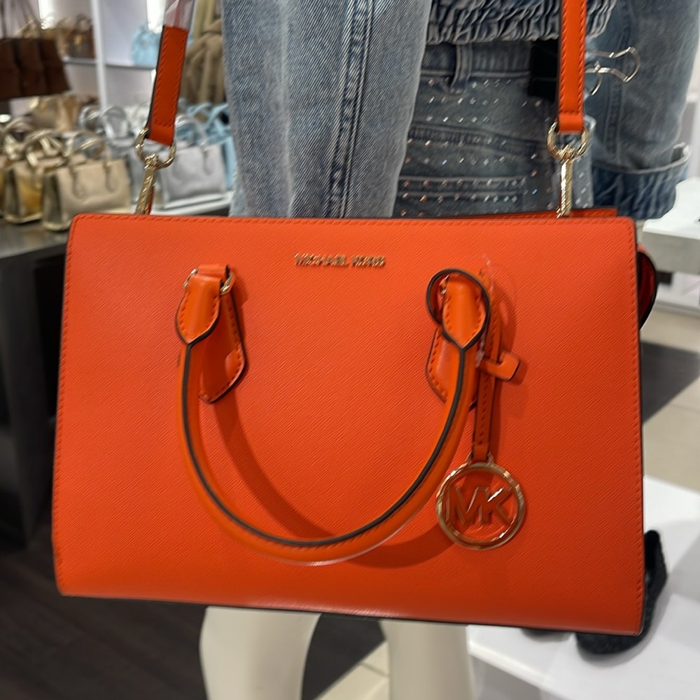 MICHAEL KORS
Sheila Md CZ Faux Saffiano Leather CZ Satchel Crossbody
POPPY
NWT - Picture 16 of 16
